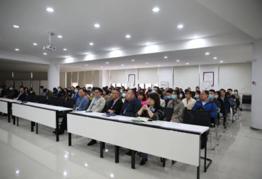 致敬勞模 - “點(diǎn)贊”我心目中的勞模，讓勞模精神發(fā)光！