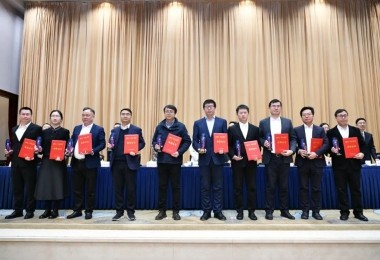 華時捷科技易亞男 榮獲湖南省“卓越工程師”稱號