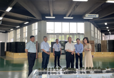 原國家環(huán)境保護(hù)總局副局長、原中國環(huán)境保護(hù)產(chǎn)業(yè)協(xié)會會長王心芳一行調(diào)研華時(shí)捷科技